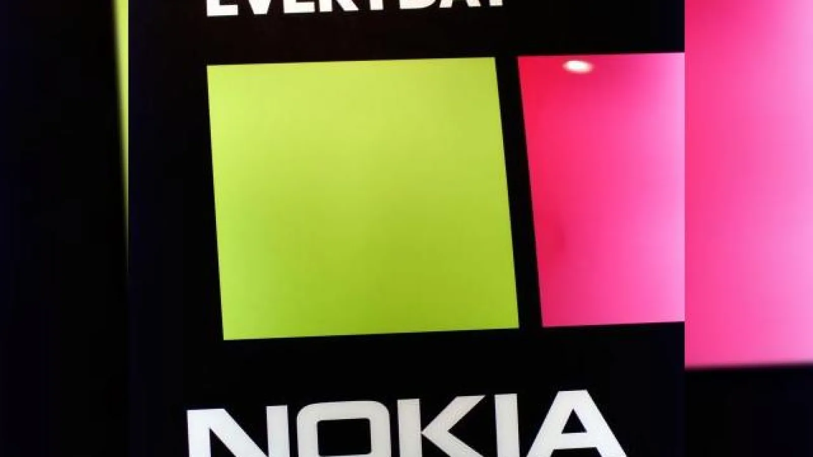 Nokia știe să petreacă: iată un show de zile mari la debutul lui Lumia 900 În State (Video)