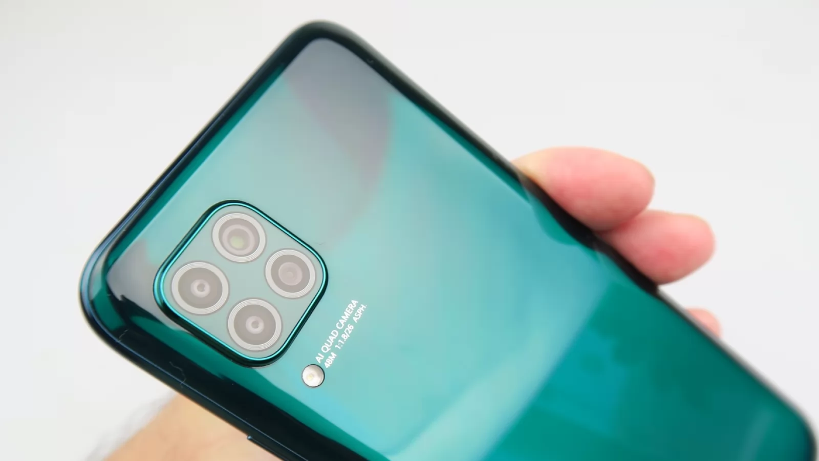 Turul Magazinelor #697: Huawei P40 Lite sub 950 de lei, cele mai tari plăci gaming sub 2000 lei, oferte de nerefuzat la Outlet eMAG