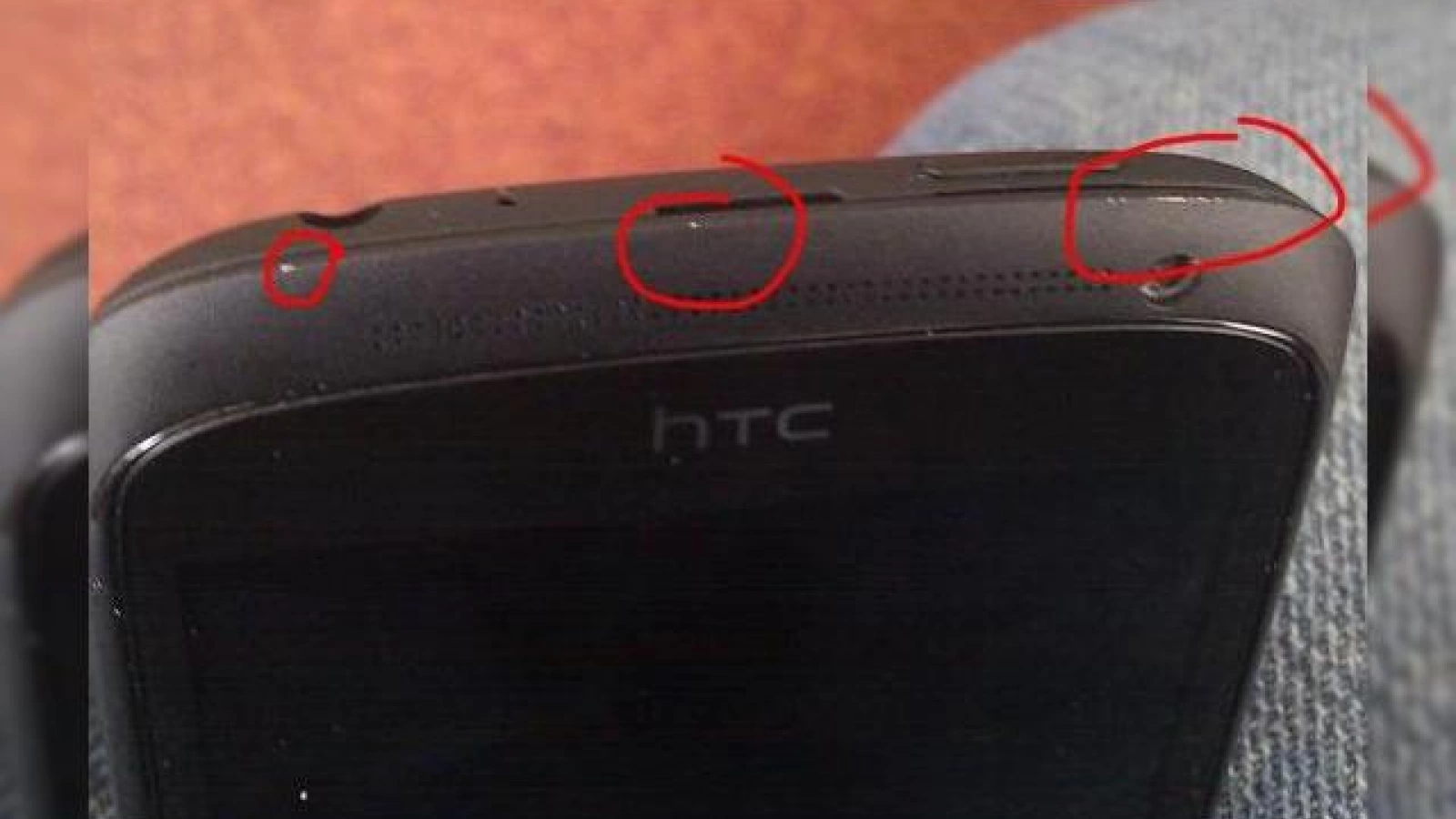 Carcasa de ceramică a telefoanelor HTC One are probleme - zgârieturi și ciobituri