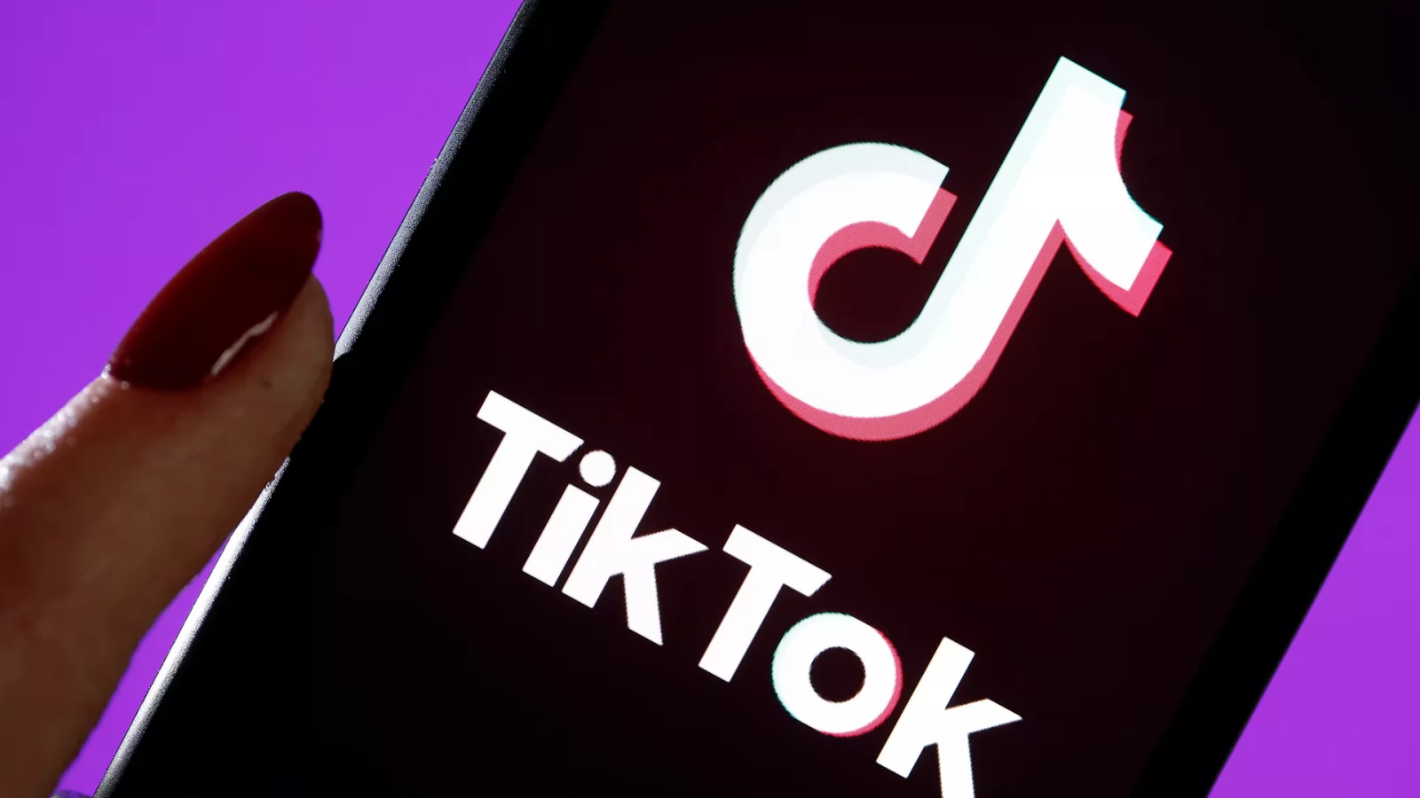 TikTok a depăşit 2 miliarde de descărcări, continuă să fure din publicul Facebook; Iată cifre + veniturile aplicației