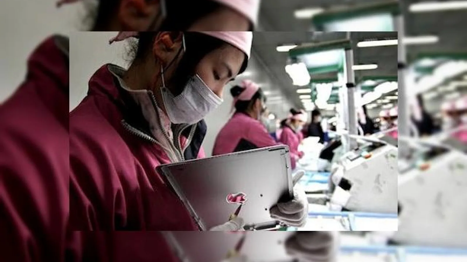 Intră În fabrica din care provine Apple iPad! Iată cum se muncește la Foxconn! (Video)