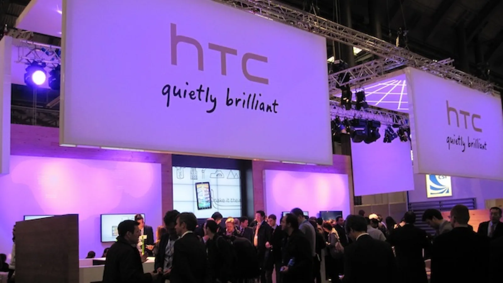 HTC lucrează la propriile procesoare, În colaborare cu ST-Ericsson; Încearcă să păstreze prețurile mici