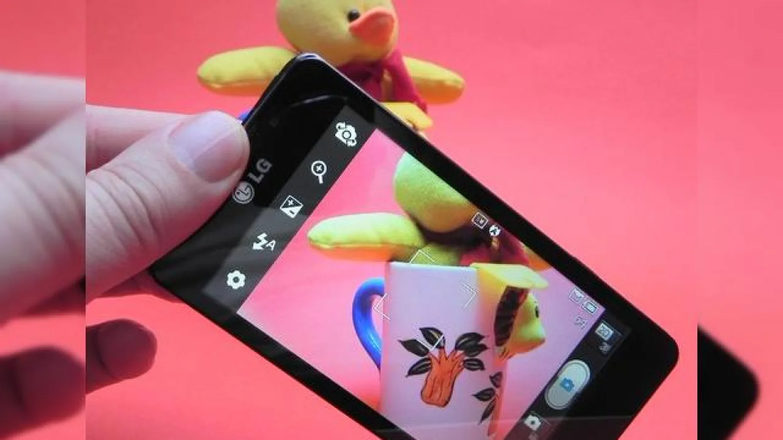LG Optimus 3D Max vine În Europa