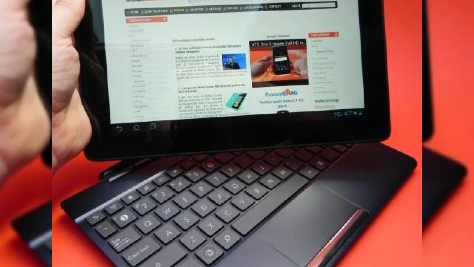 Preview al lui ASUS Transformer Pad 300 - tableta momentului? (Video)