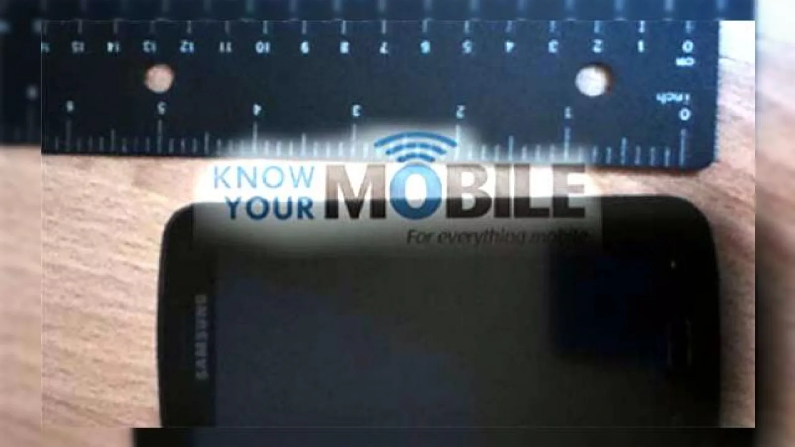 Încă o imagine cu Samsung Galaxy S III, include ceea ce pare a fi un ecran de 4.8 inch