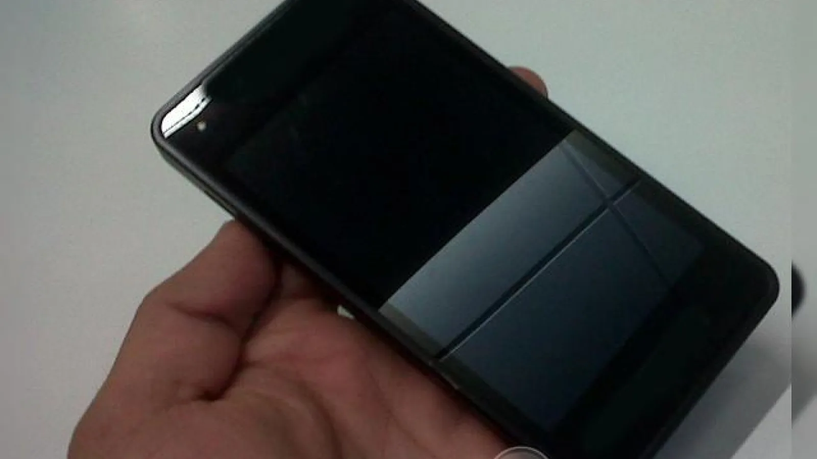 Telefon BlackBerry pentru dezvoltatorii de aplicații - imagini noi