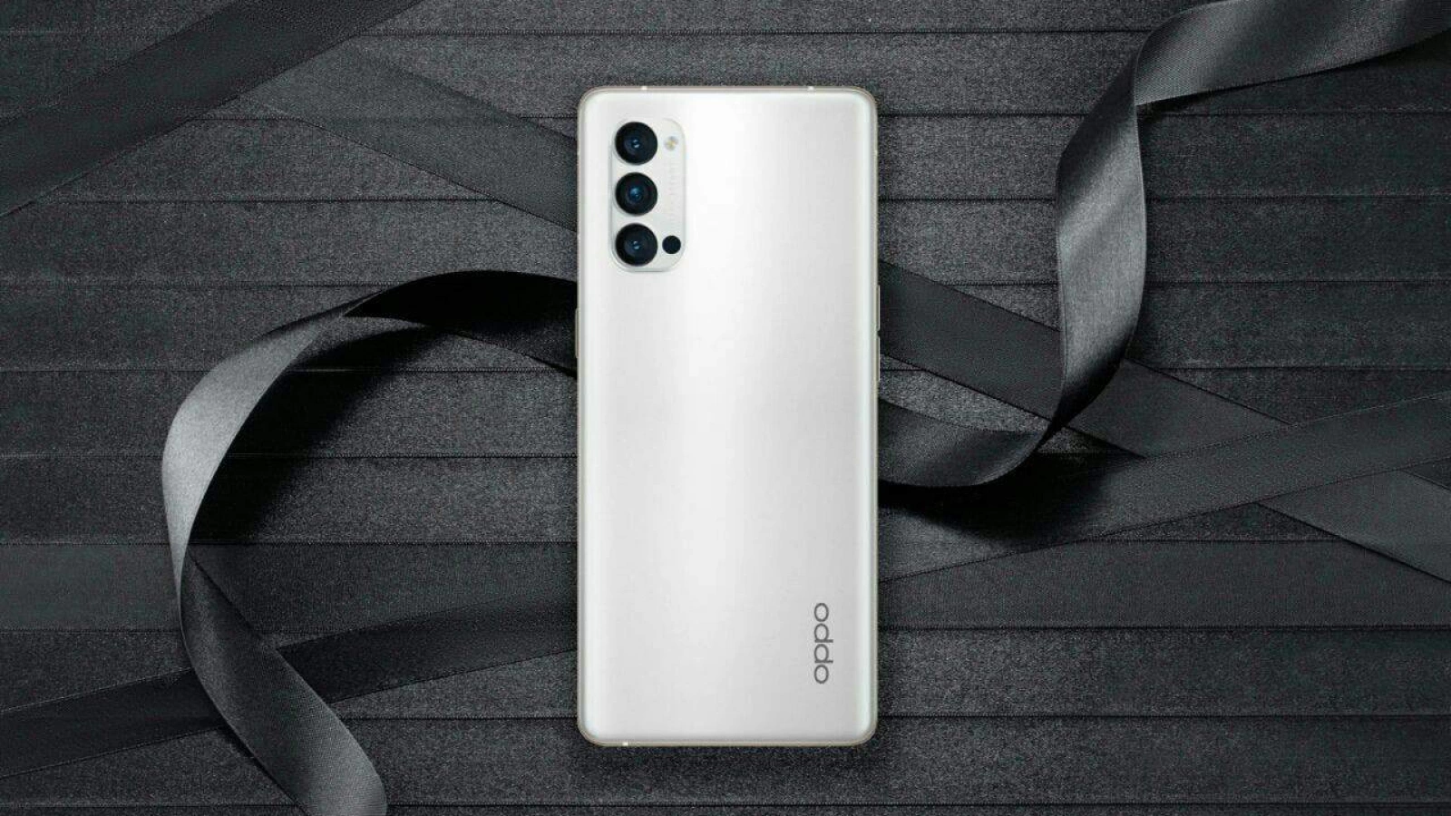 Oppo Reno 4 Pro apare acum şi în fotografii oficiale, cu noi nuanţe mai sobre