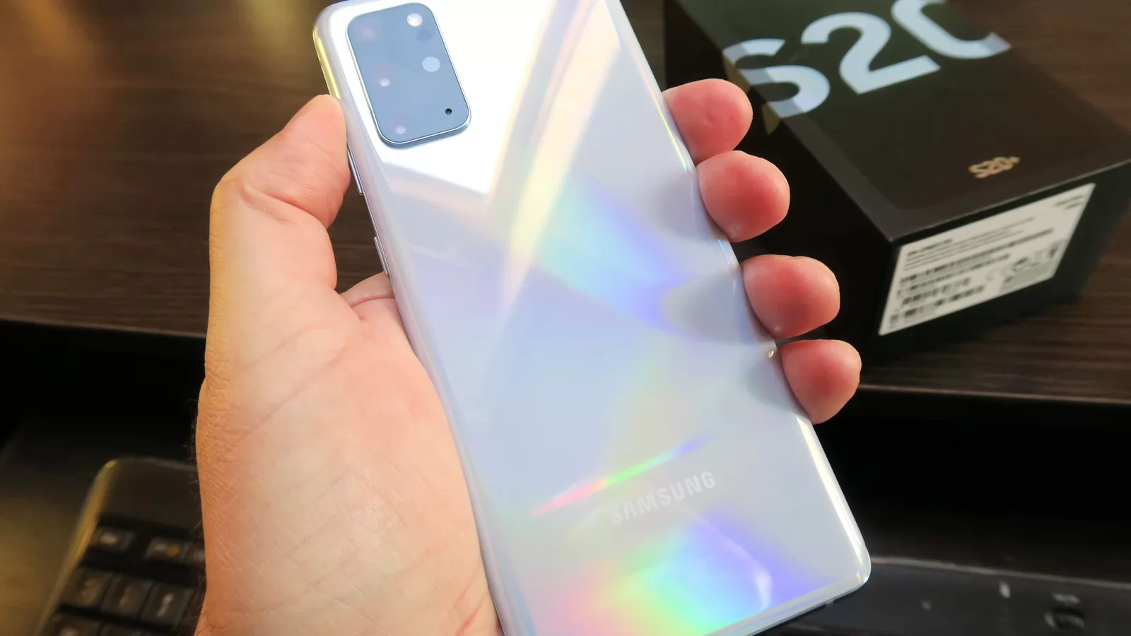 Samsung Galaxy S20+: Hardware fix la graniţa dintre S20 şi S20 Ultra