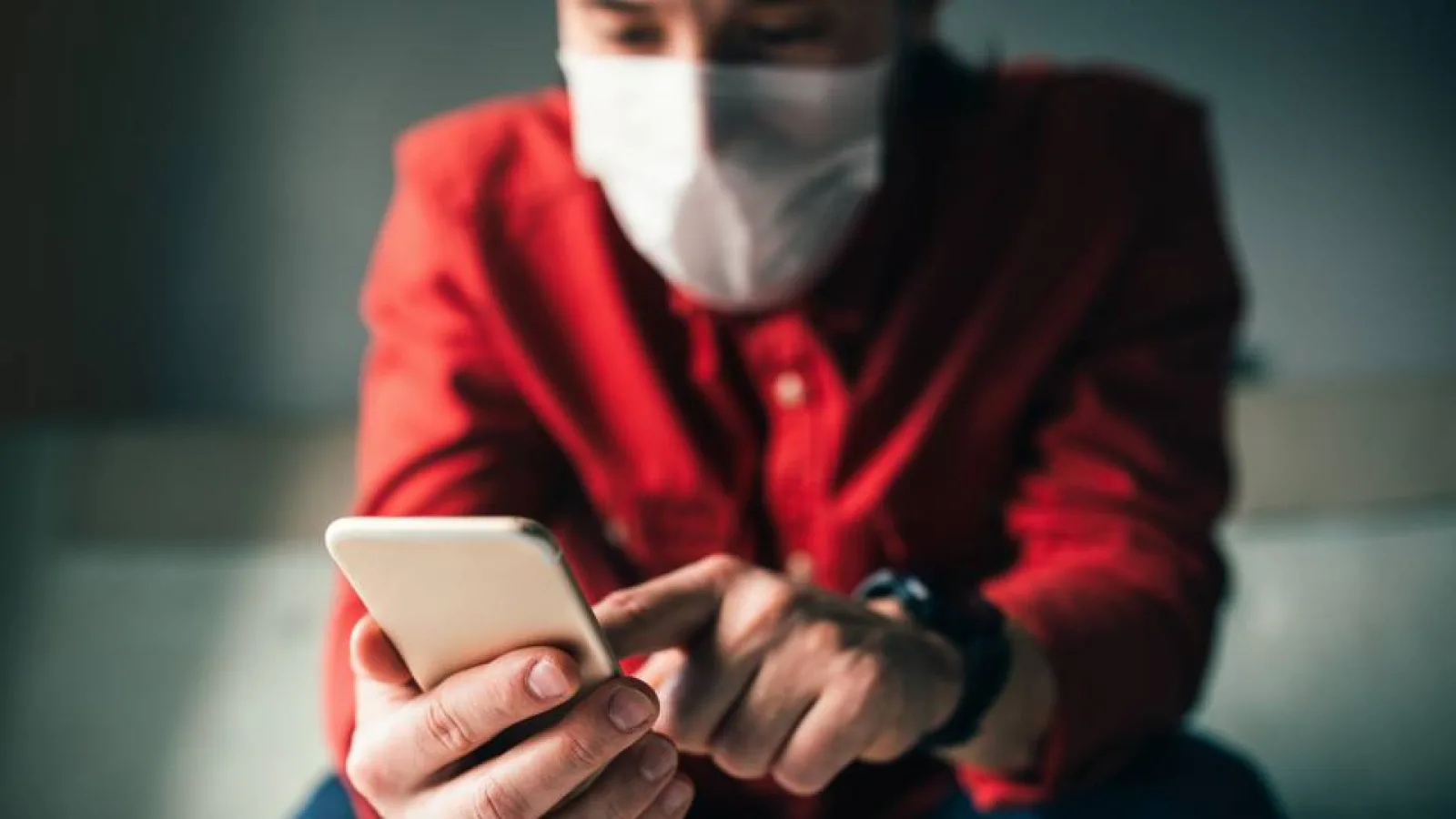 Piaţa globală smartphone lovită serios de Covid-19: picaj cu 20%; Iată şi alte cifre şi companiile afectate