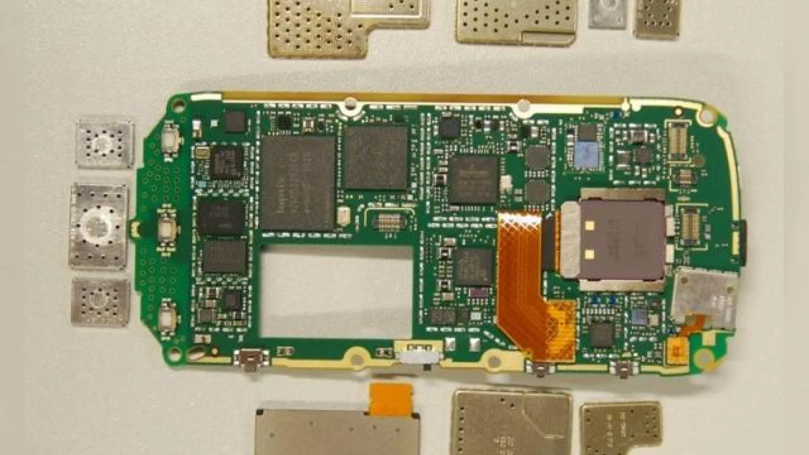 Nokia 808 PureView disecat la FCC, gata de lansare