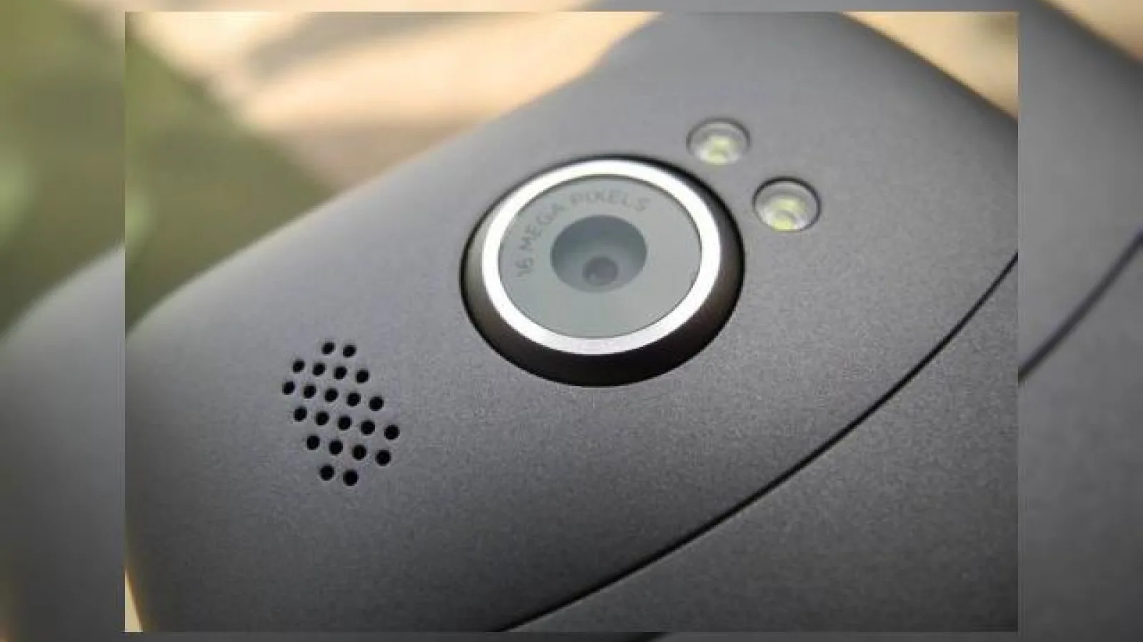 Cum fotografiază HTC Titan II cu camera sa de 16 Megapixeli?