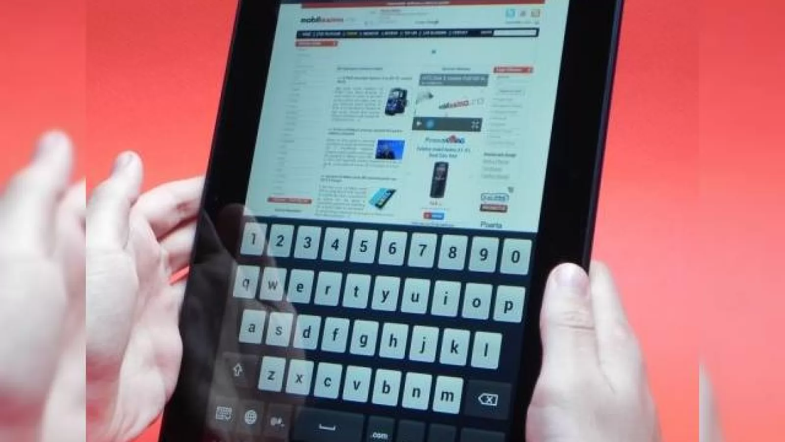 Review ASUS Transformer Pad 300 - tableta quad core cu OS fluid, baterie impresionantă, porturi variate (Video)
