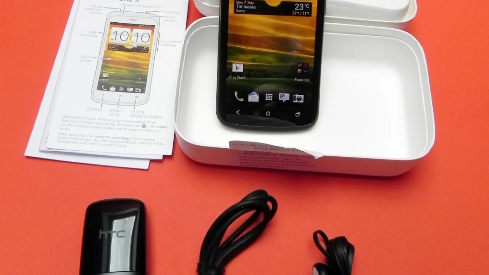 HTC One S unboxing - scoatem din cutie cel mai subțire HTC (Video)