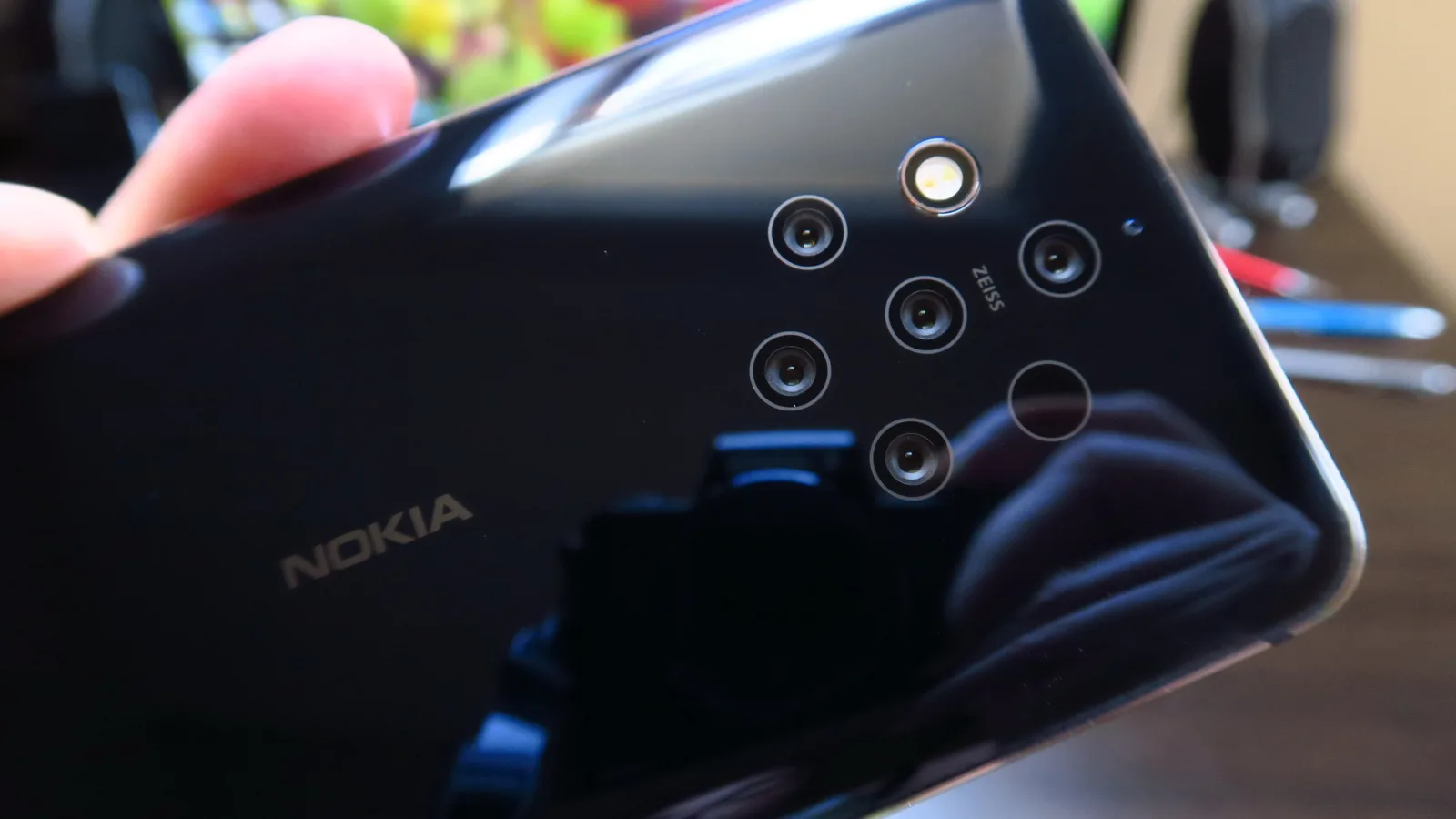 De la 16 camere la zero: Light aruncă prosopul şi iese de pe piaţa camerelor de smartphone, după eşecul Nokia 9 Pureview