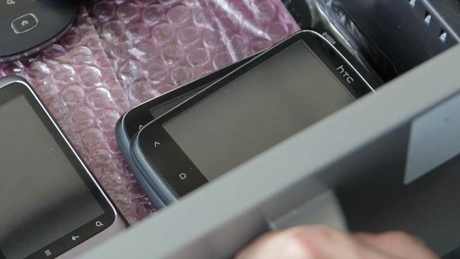 HTC Desire C surprins În imagini postate din greșeală de Orange România!