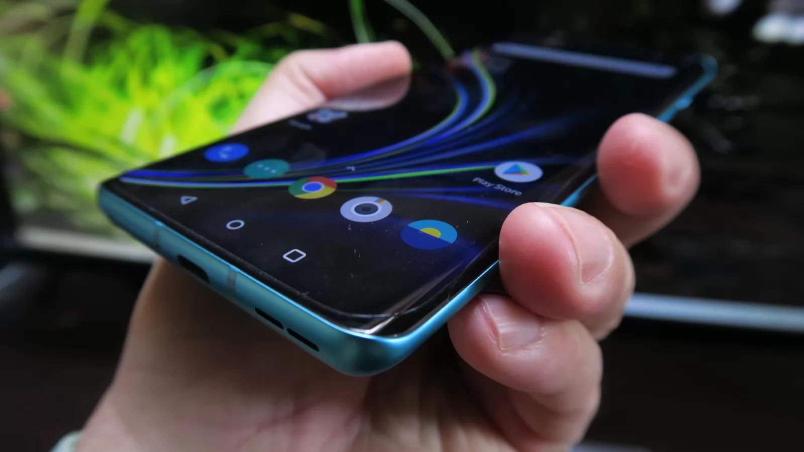 OnePlus 8: Acustică stereo cu bas puternic şi volum destul de ridicat