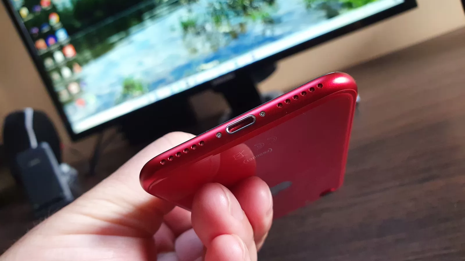 Apple iPhone SE (2020): Acustică stereo la înălţimea aşteptărilor