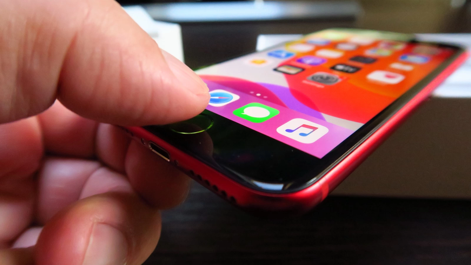 Apple iPhone SE (2020): Hardware de iPhone 8, cu inimă de iPhone 11
