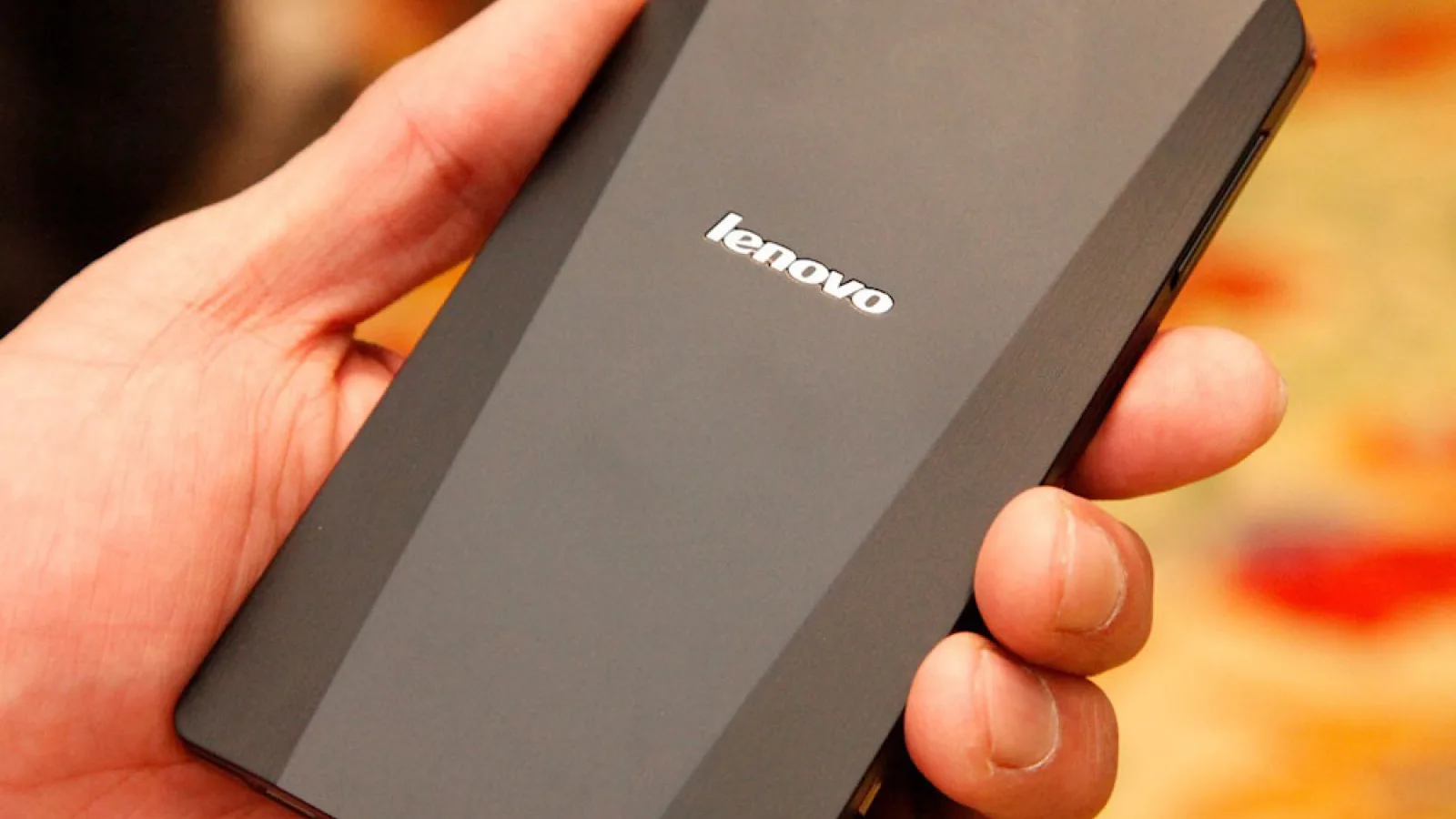 Lenovo LePhone K800 lansat În China - un alt telefon cu procesor Intel