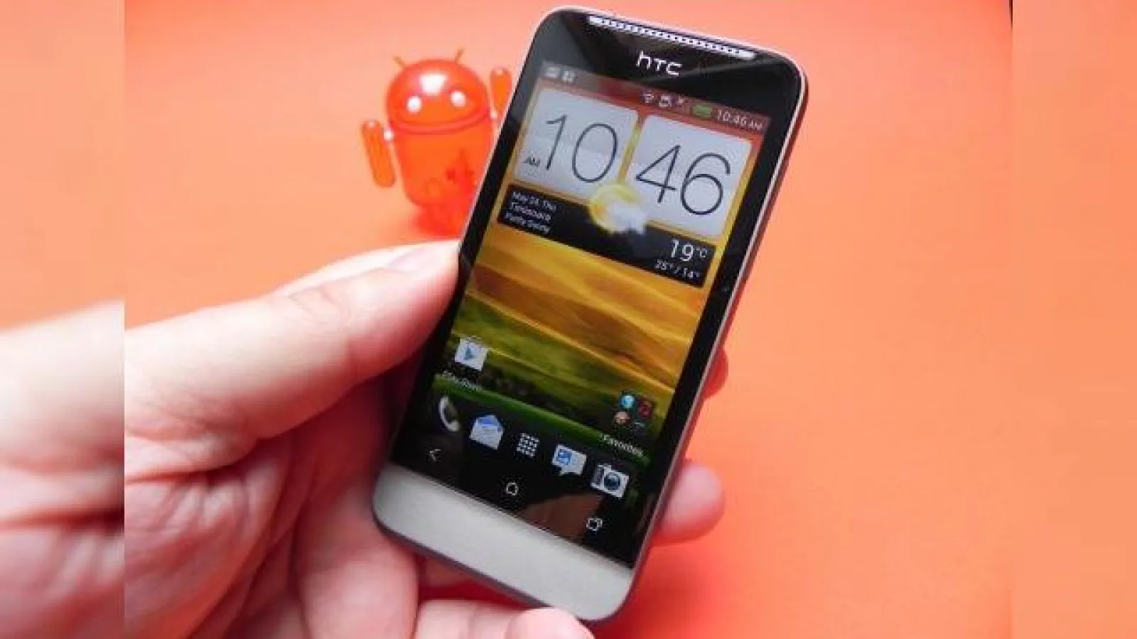 Review HTC One V - mai mult decât o bărbie curbată și hardware midrange (Video)