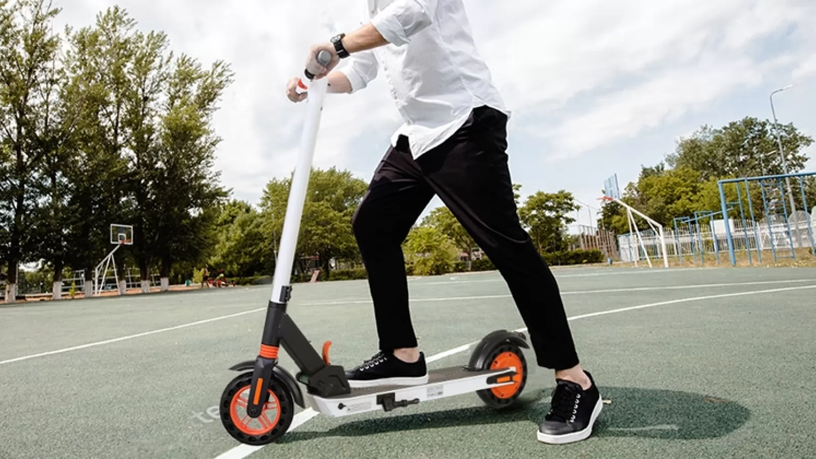 GeekMaxi dă startul unui Flash Sale pentru vehicule electrice; Avem două recomandări de trotinete cu livrare din depozit european