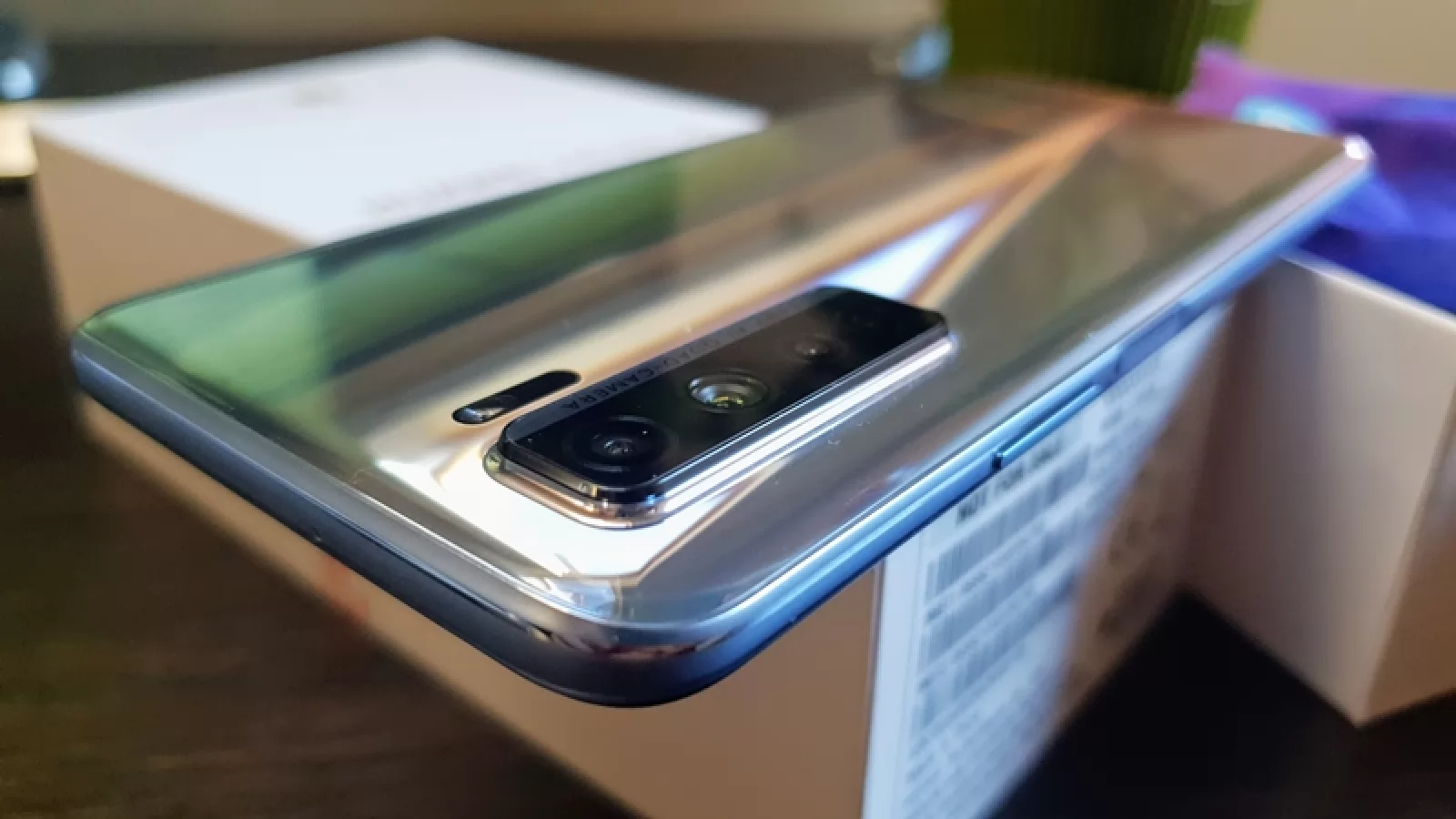 Huawei P40 Lite 5G Unboxing: midrange-ul tentant acum cu spate din sticlă, 5G, procesor mai puternic