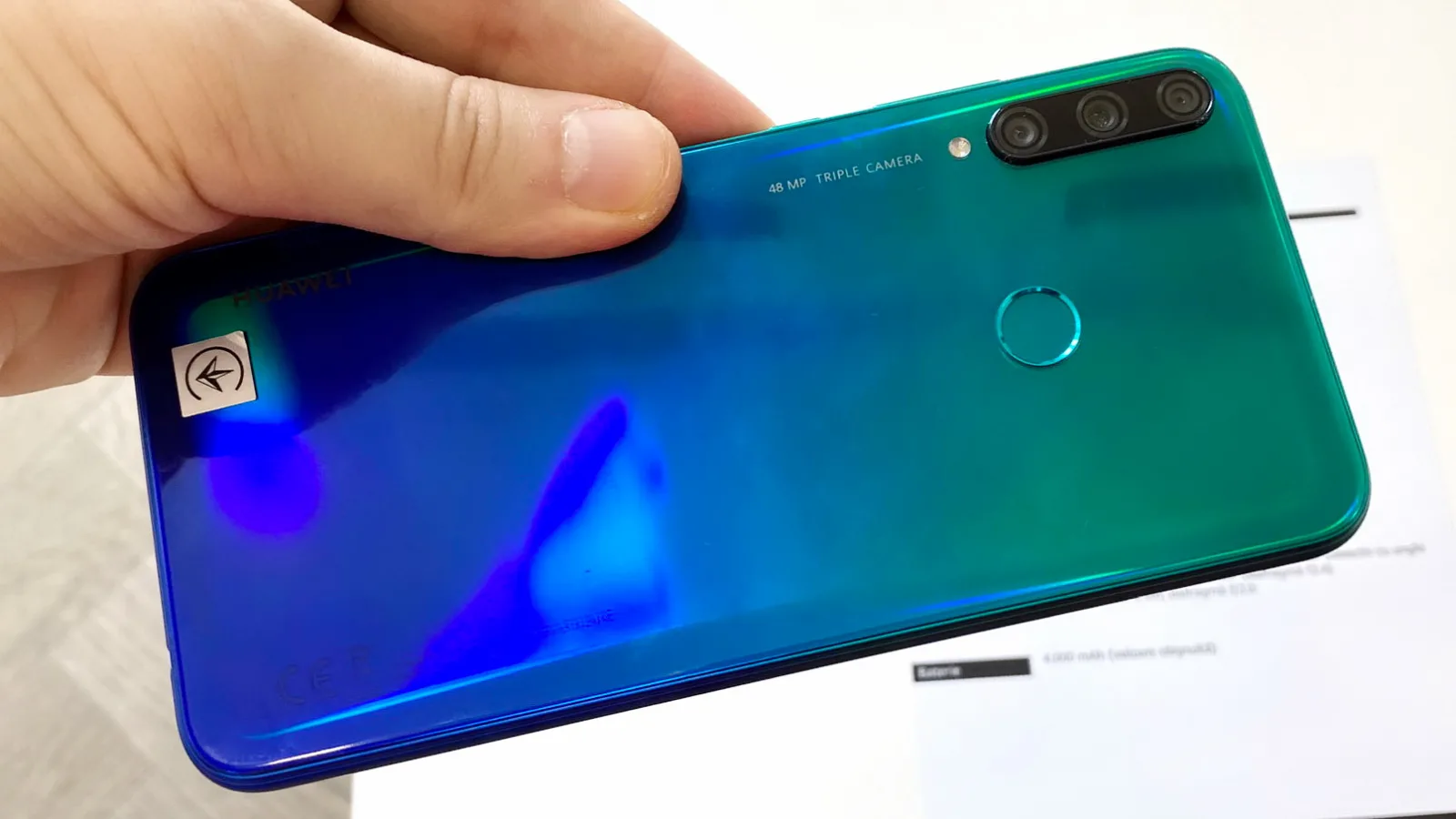 Huawei P40 Lite E Hands-on şi impresii: telefonul de 700 lei cucereşte prin nuanţă, raport calitate-preț