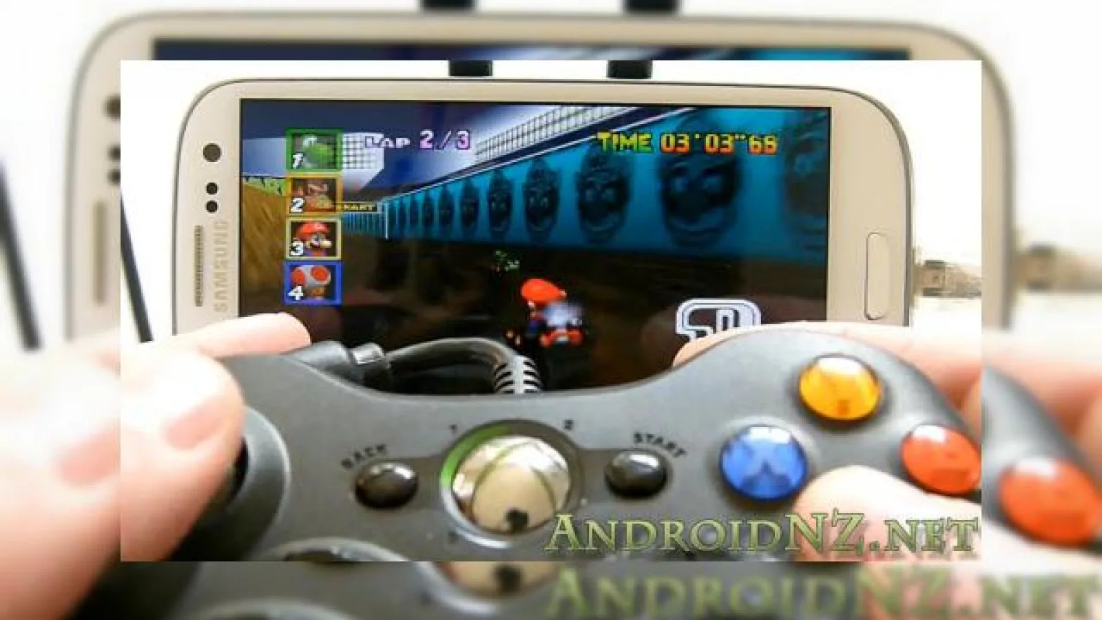 Samsung Galaxy S III și multiplele sale accesorii În acțiune! (Video)