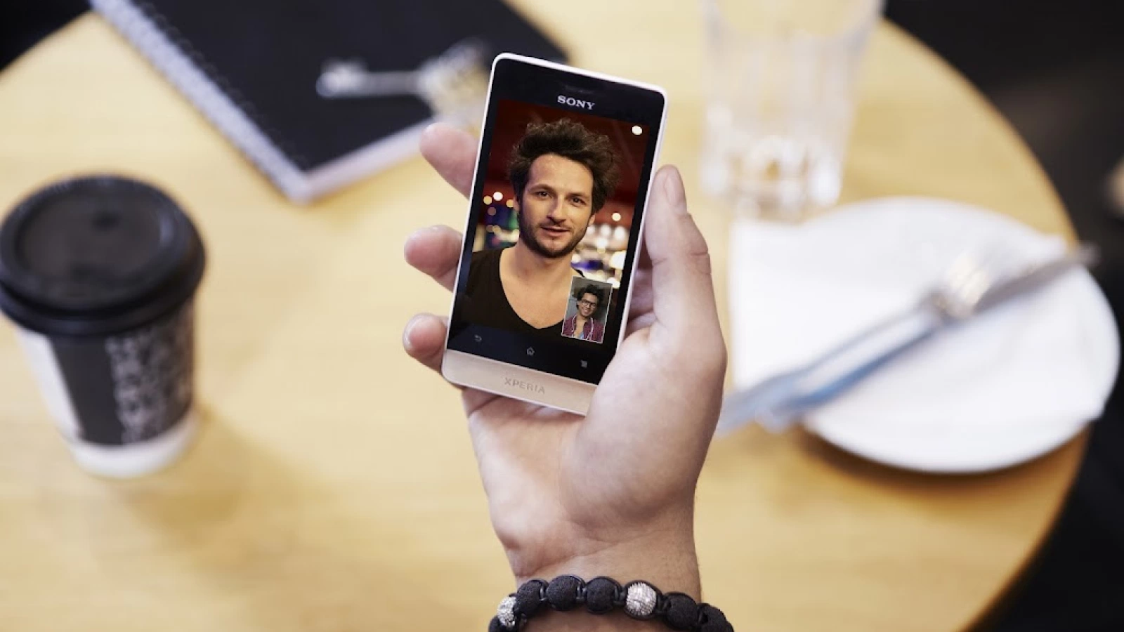 Sony Xperia miro și tipo sau cum rulează Android 4.0 Ice Cream Sandwich pe telefoane ieftine