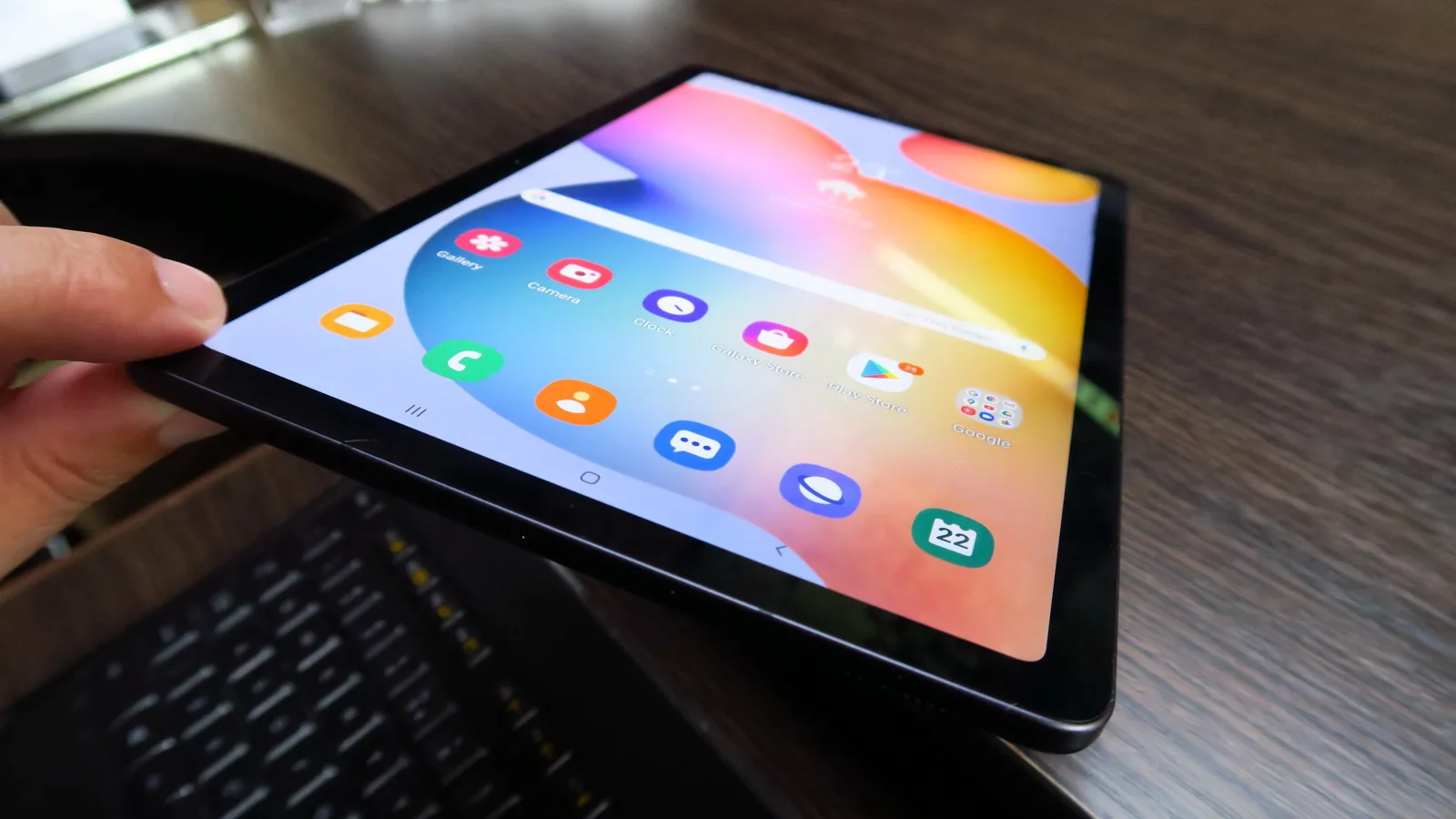 Samsung Galaxy Tab S6 Lite: Hardware bunicel, compromisuri la ecran, CPU