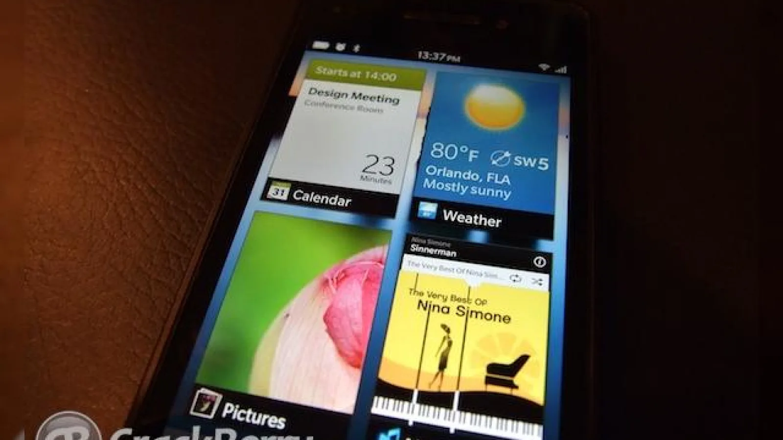 BlackBerry 10 OS Își face apariția În noi imagini, vedem și playerul audio!