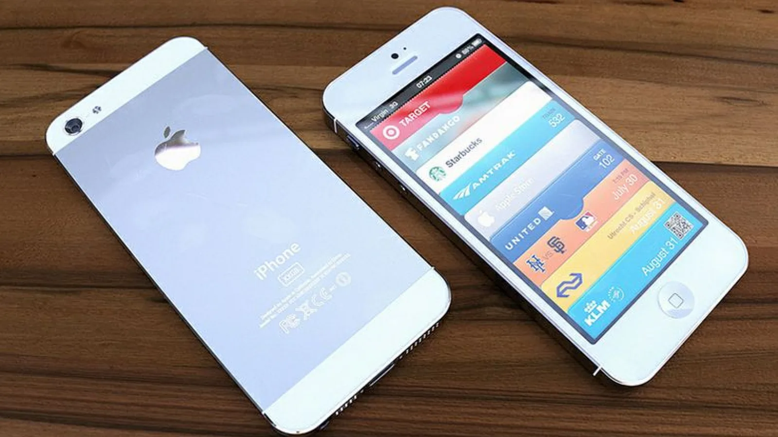 iPhone 5 alungit acum și pe alb, creatorul conceptului care a păcălit Gizmodo se Întoarce