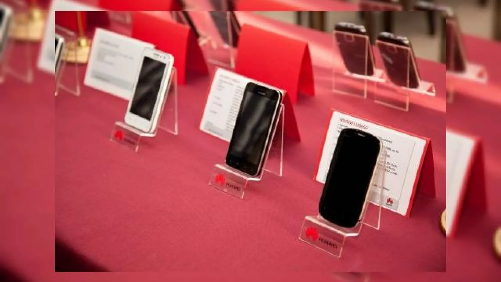 Huawei anunță pregătirea unui smartphone Ascend cu Windows Phone 8