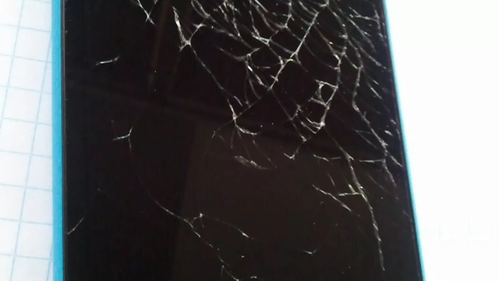 Scrisoare către Nokia și Microsoft de la un utilizator dezamăgit că a cumpărat Nokia Lumia 900 degeaba!
