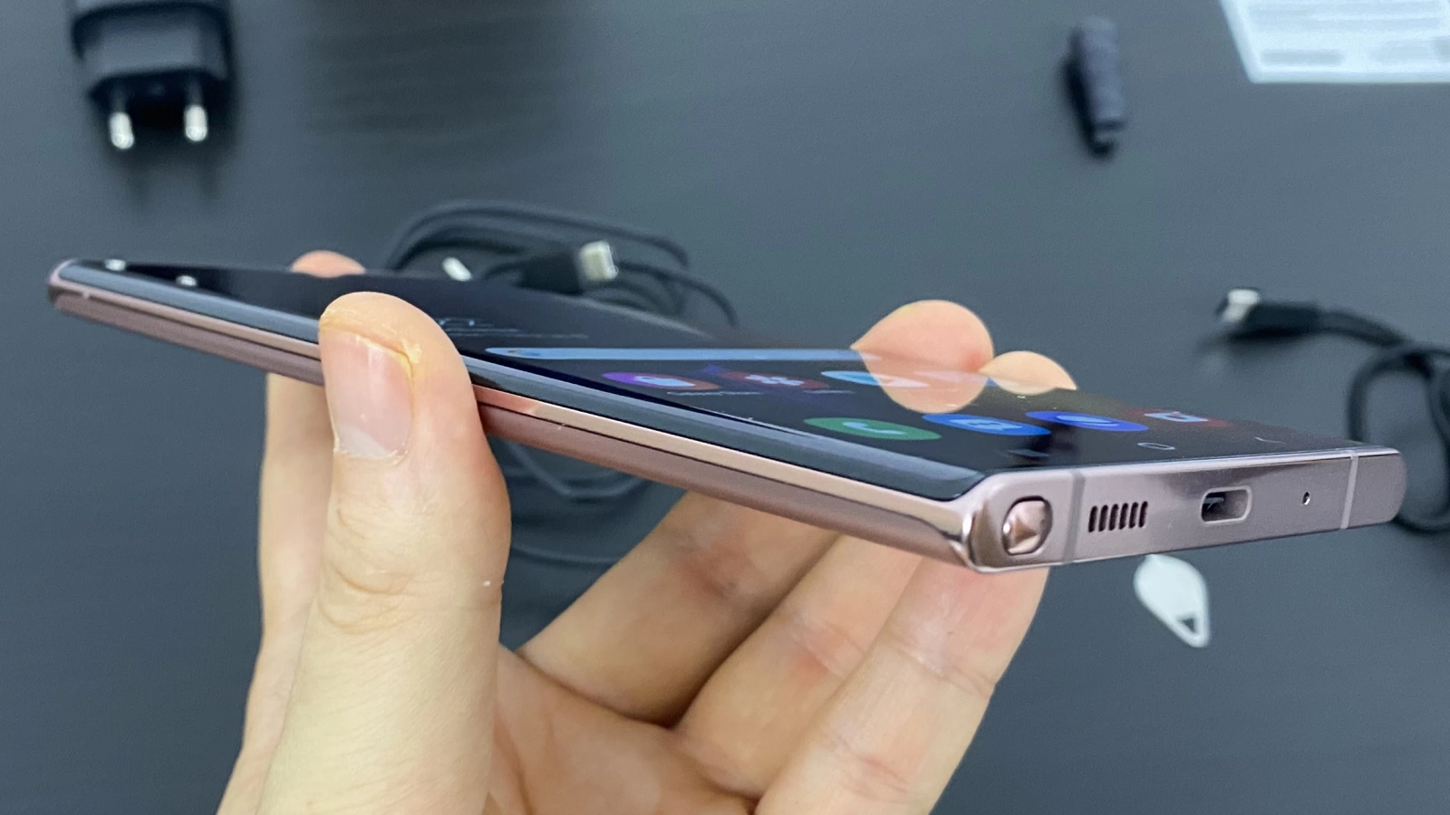 Samsung Galaxy Note 20 Ultra 5G: Acustică stereo, destul de potentă