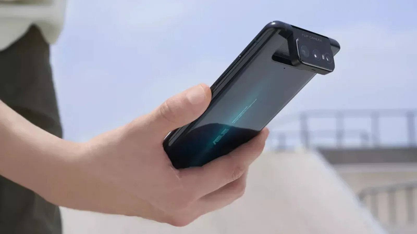 ASUS ZenFone 7 este acum oficial; Flagship cu CPU Snapdragon 865, cameră foto rotativă și ecran AMOLED 90Hz