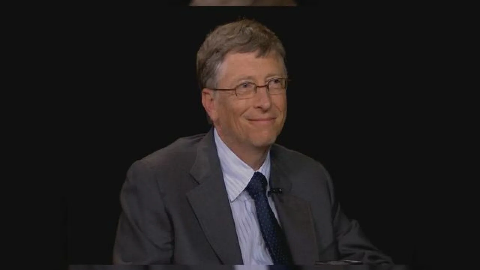 Bill Gates isi dezvaluie aprecierea fata de tableta Surface, prezice un produs similar de la Apple