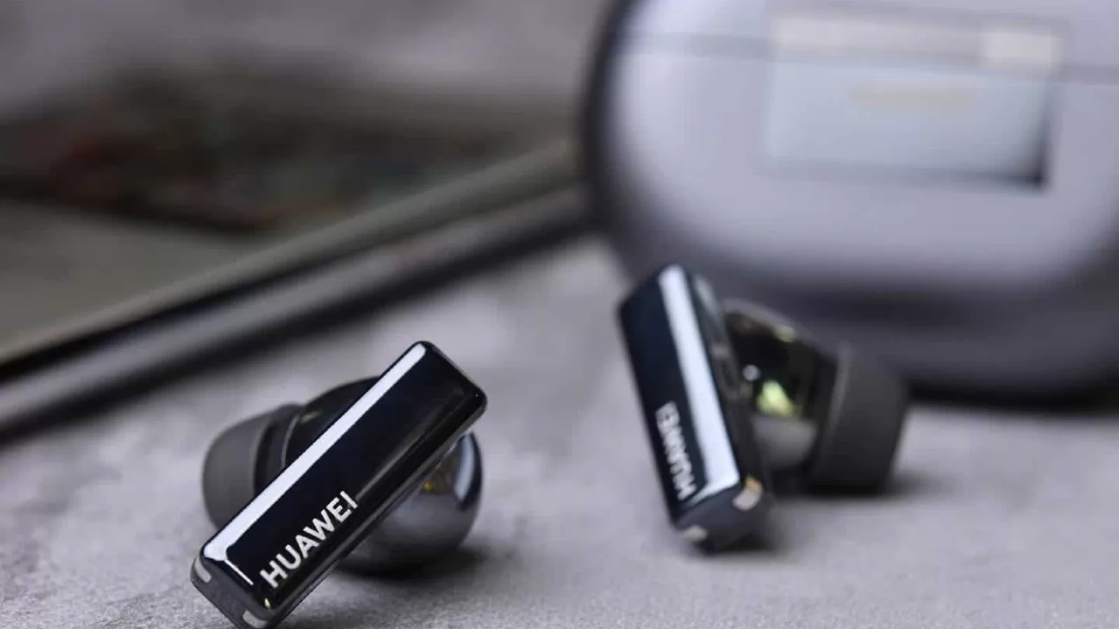 Căştile Huawei FreeBuds Pro scapă în fotografii live şi randări; Au anulare de zgomot, design stil AirPods Pro