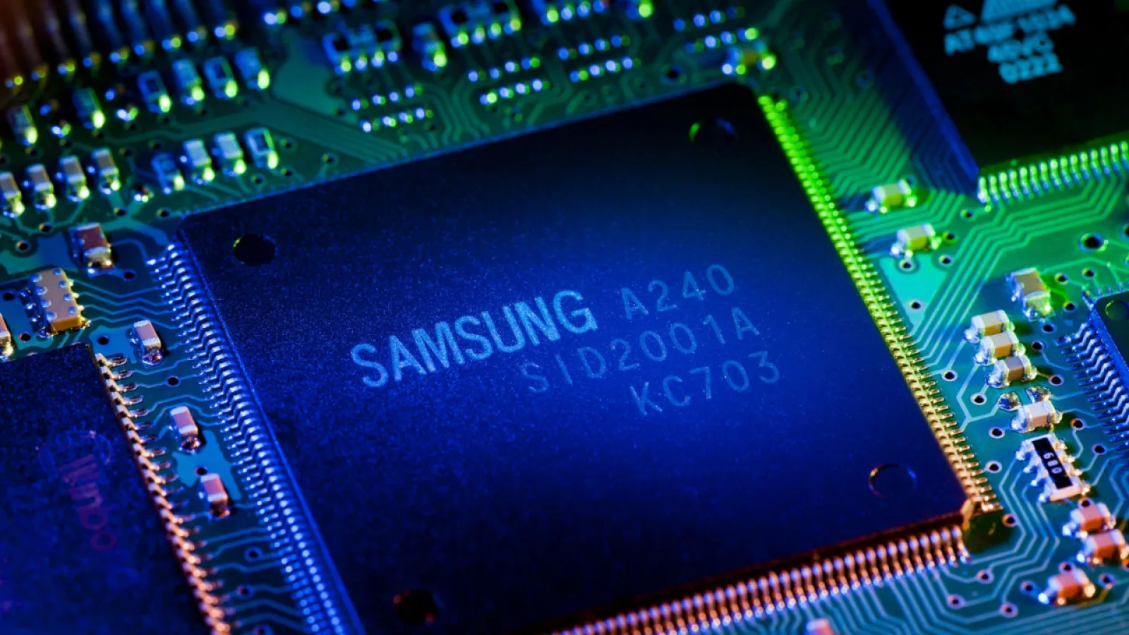Samsung anunță sistarea furnizării de cipuri DRAM și NAND Flash către Huawei