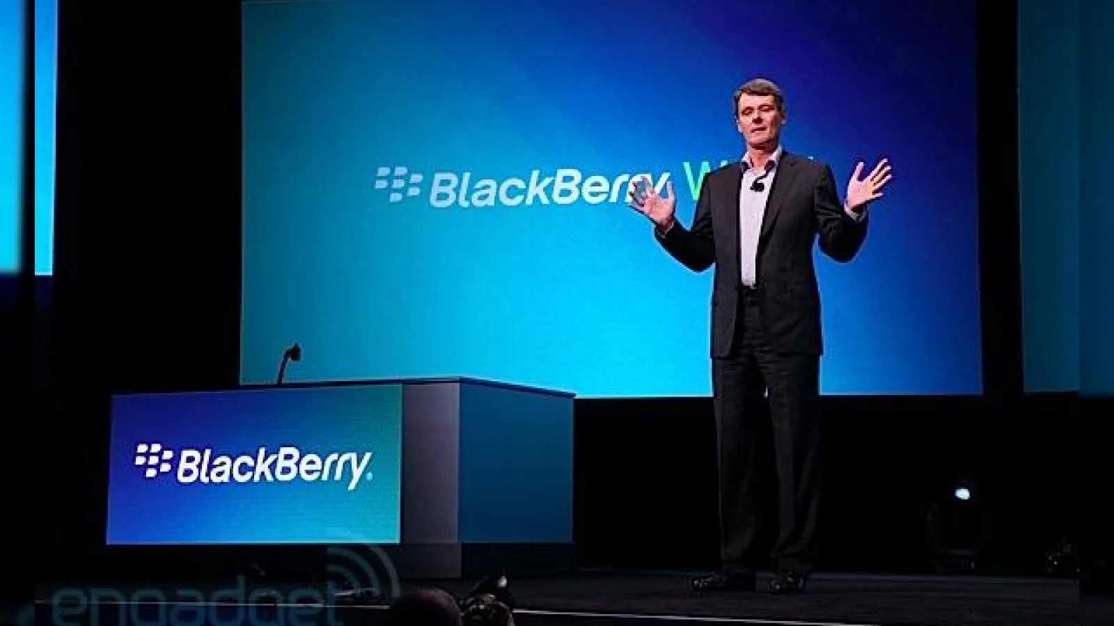 CEO-ul RIM, Thorsten Heins promite un nou telefon BlackBerry 10 OS la Începutul lui 2013