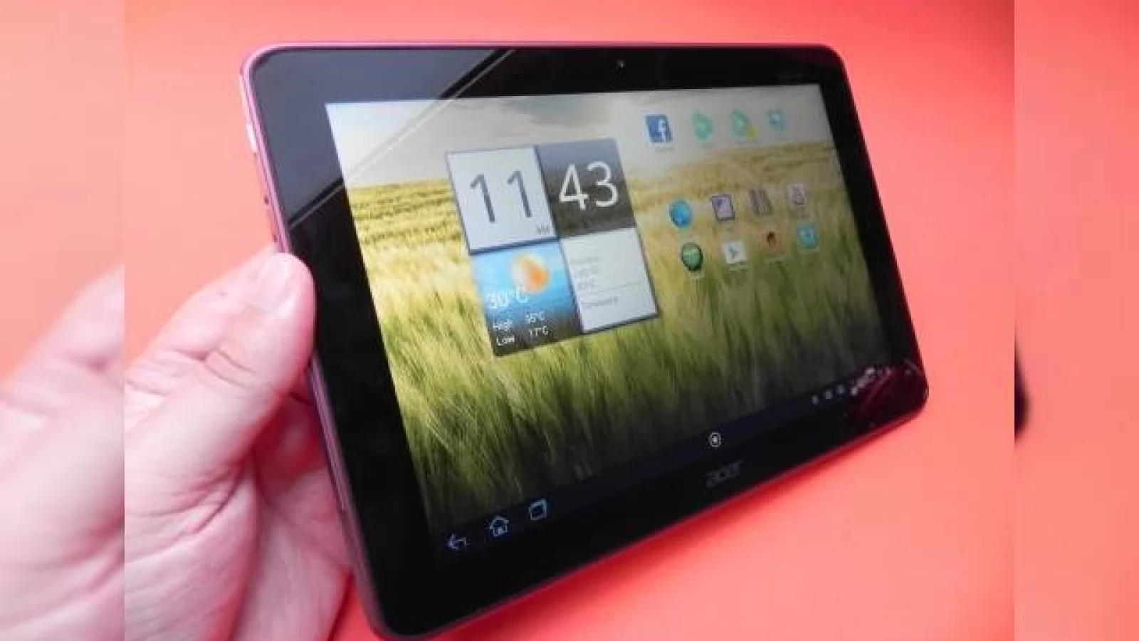 Review Acer Iconia Tab A200 - tabletă Tegra 2 roșie ca un Ferrari, nu la fel de rapidă (Video)
