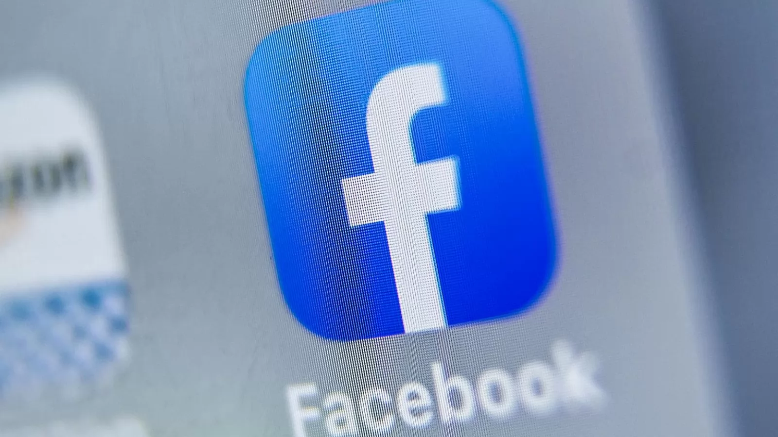 Facebook ameninţă că se retrage din Europa; Motivul ar fi investigaţia din Irlanda, obligațiile UE