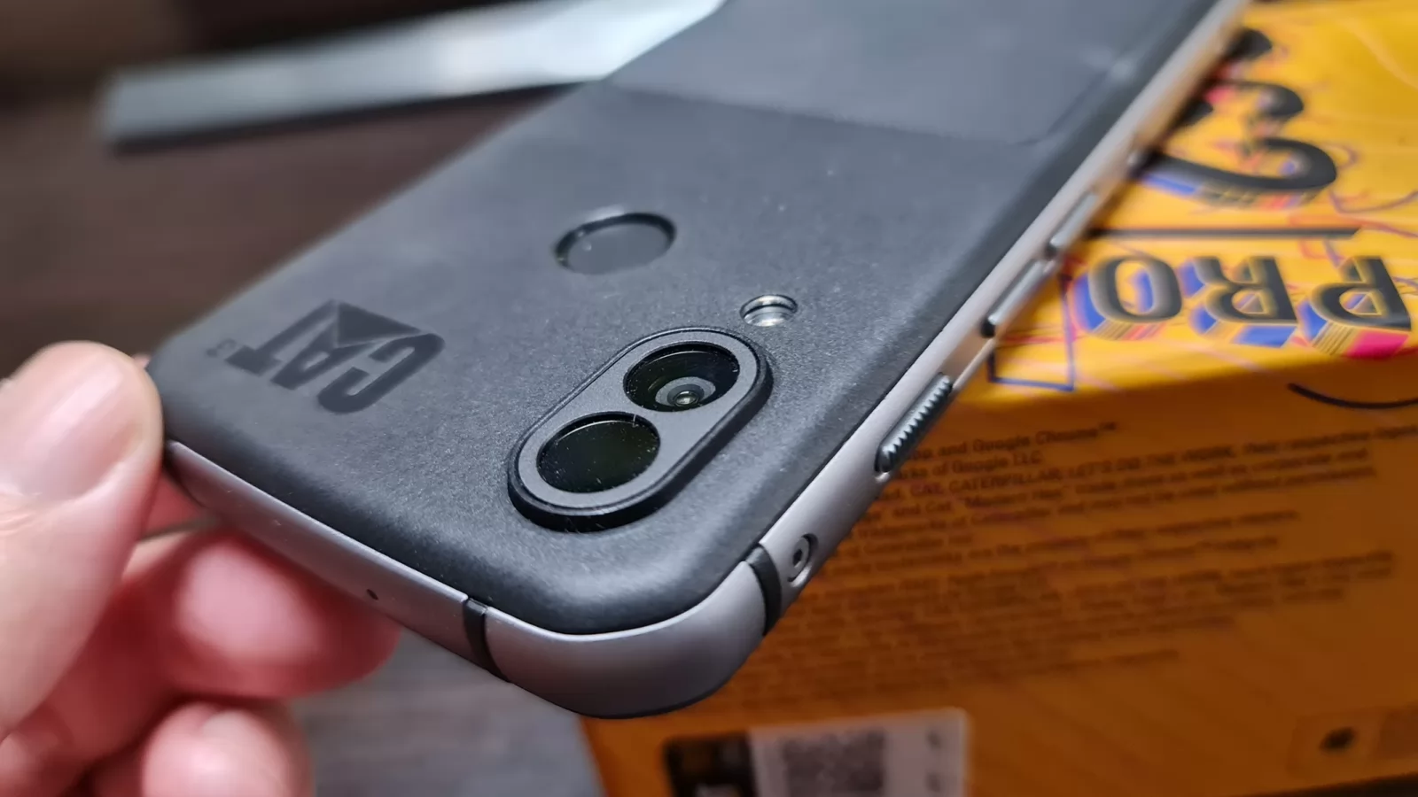 CAT S62 Pro Unboxing: telefon robust cu senzor termic FLIR de nouă generaţie, dotări ceva mai high end