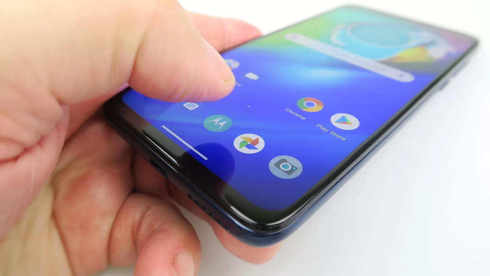 Motorola Moto G8 Power: Benchmark-uri modeste, tipice zonei low midrange