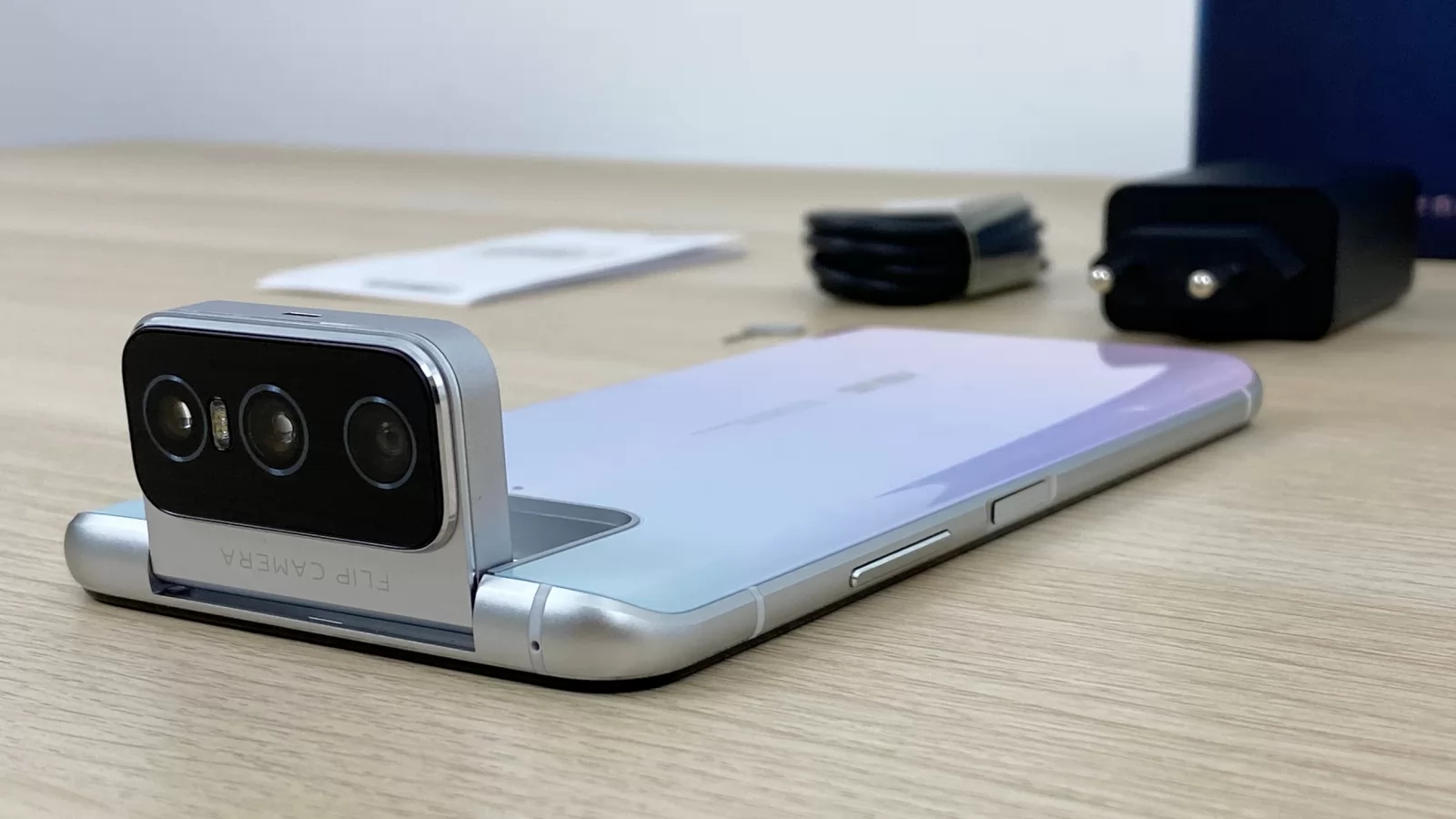 Turul Magazinelor #781:  ZenFone 7 Pro la cel mai bun preţ, televizor Diamant sub 400 lei, Apple Watch SE la o sumă atractivă