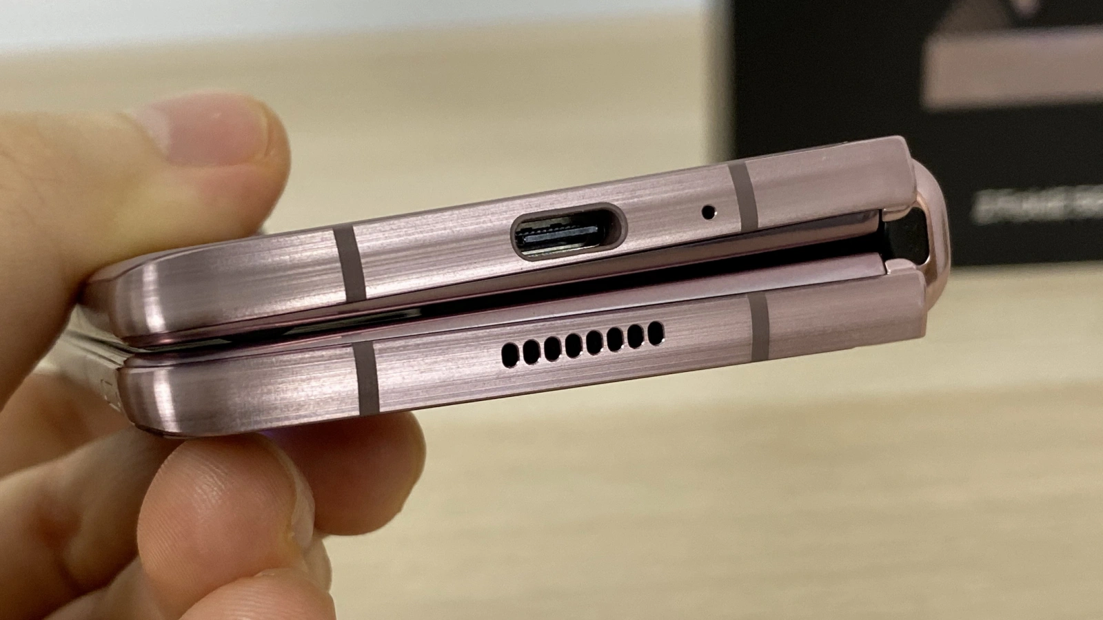 Samsung Galaxy Z Fold 2 5G: Hardware superior seriei S20, dar şi unor tablete 