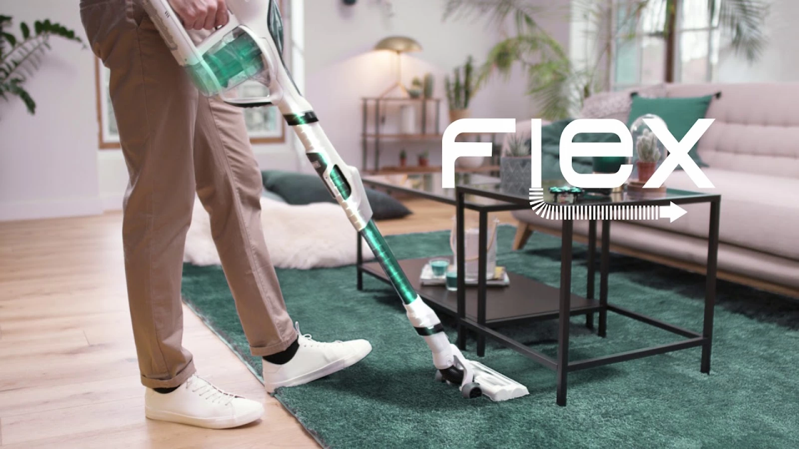 REDUCERI REALE Altex: azi avem combină frigorifică încăpătoare și aspirator vertical Rowenta