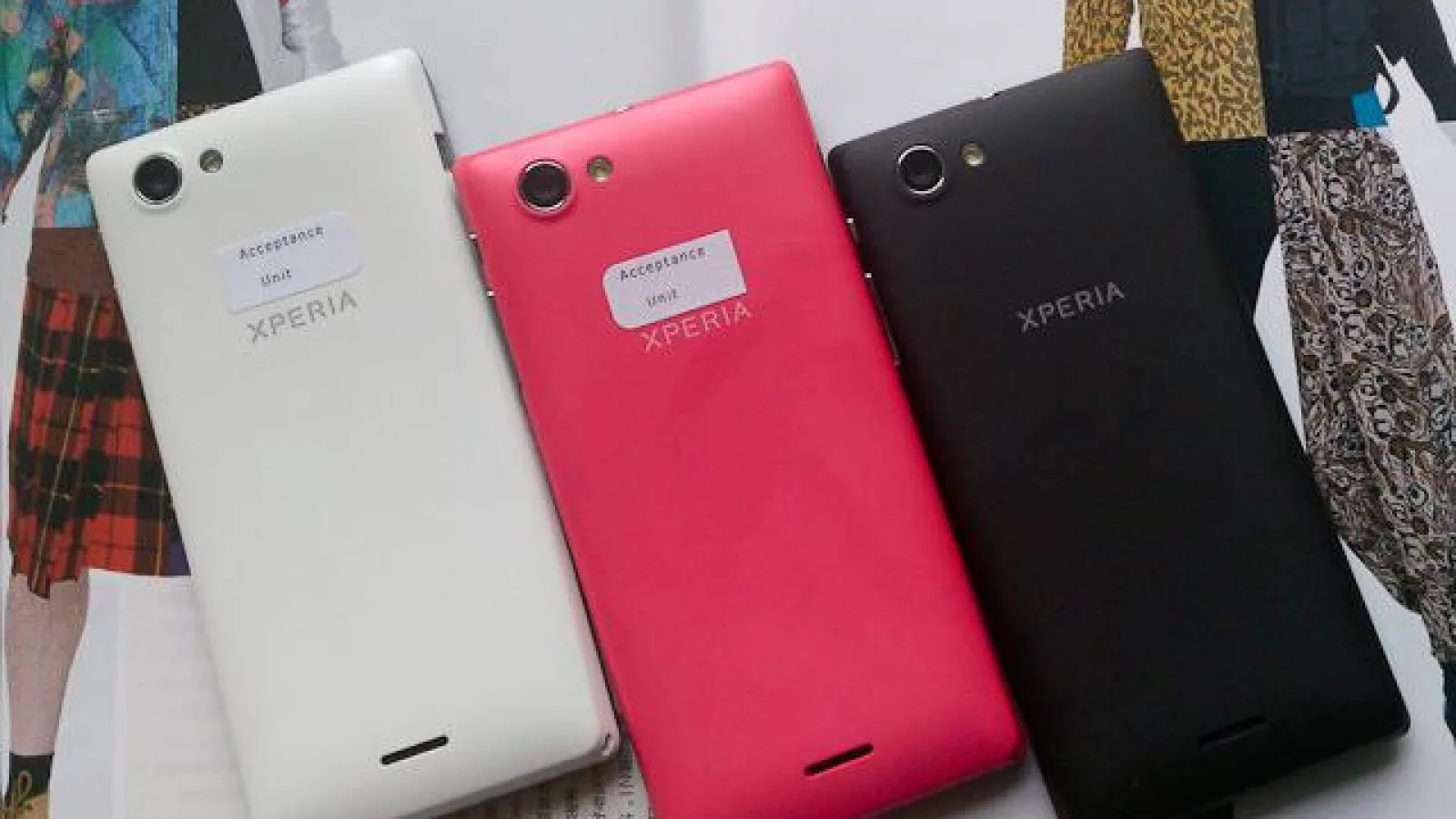 Sony Xperia J ST26i și un set nou de imagini cu spatele smartphone-ului japonez