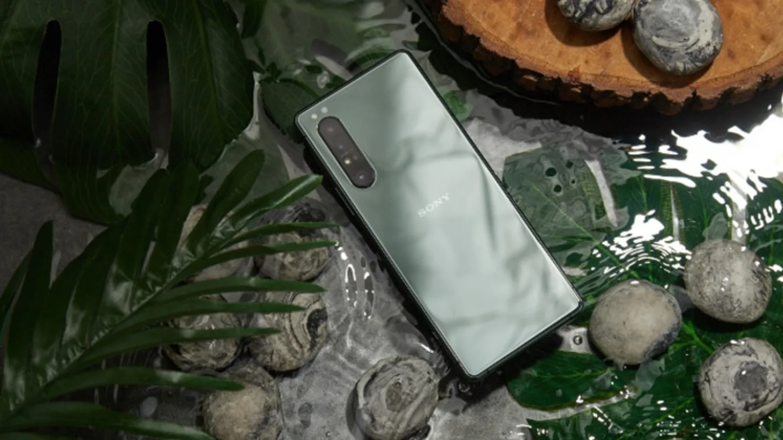 Sony Xperia 1 II vine acum pe nuanța "Mirror Lake Green" și are mai mult RAM la bord; Debutează în Taiwan