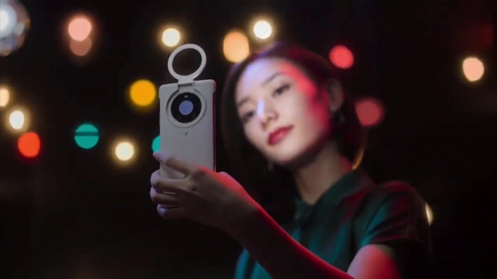 Huawei anunță și accesorii pentru Mate 40 Pro: husă cu bliț pentru selfie-uri, stylus și baterie externă cu încărcare la 66W